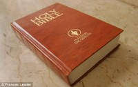 Gideões Internacionais são proibidos de distribuir Bíblias em escolas após processo movido por ateu