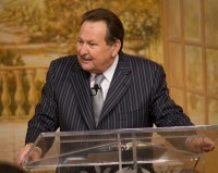 Pastor Ed Dufresne morre em acidente de avião quando viajava para pregar em igreja do Texas