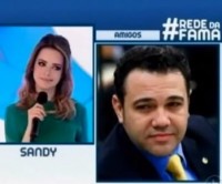 Sandy afirma que o pastor Marco Feliciano tem uma cabeça “atrasada e retrógrada”; Feliciano responde dizendo estar orando pela cantora