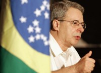 Frei Betto diz que bancada evangélica se assemelha aos regimes nazista e fascista: “O Brasil está chocando o ovo da serpente”