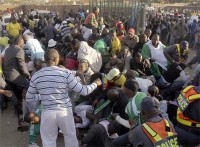 Tumulto durante vigília religiosa mata 28 pessoas e deixa 200 feridos na Nigéria