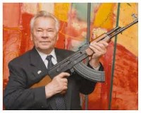 Antes de morrer, Mikhail Kalashnikov, demonstrou arrependimento por criar o fuzil AK-47 e disse que sentia “uma dor espiritual insuportável” pelas vítimas