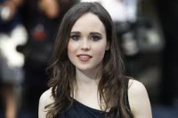 Atriz Ellen Page afirma não querer Deus em sua vida por preferir “os braços de uma garota”