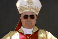 Papa Francisco está irritado com cardeal que vai morar em cobertura de luxo de 700 metros quadrados, afirma jornal