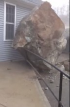 Vídeo: “mão de Deus” impede que pedra de toneladas destrua templo de igreja; Assista