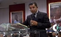 Pastor Abílio Santana dispara contra Jean Wyllys e TV Globo, e dá a entender que pode se candidatar a deputado federal; Assista
