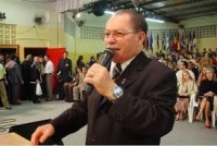 Pastor Cesino Bernardino admite que pastores pregavam bêbados e se prostituíam com cantoras no Gideões Missionários; Assista