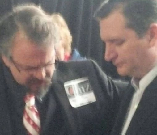 Pastor Remington orando pelo pré-candidato Ted Cruz