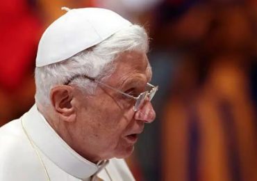 Papa Bento XVI diz que pedófilos prejudicaram a credibilidade da Igreja Católica