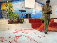 Terroristas voltam a atacar igrejas no Quênia e deixam 15 cristãos mortos