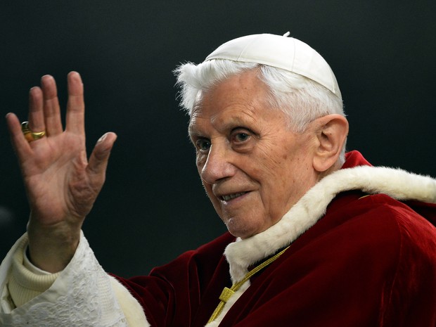 papa bento XVI renúncia contra o casamento gay