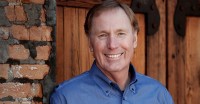 Escritor Max Lucado afirma que a Igreja precisa comunicar o Evangelho de maneira simples