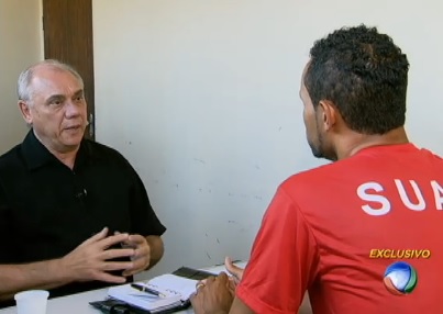 Ex-goleiro Bruno revela tentativa de suicídio e pedido de perdão a Deus em entrevista ao 'Domingo Espetacular'