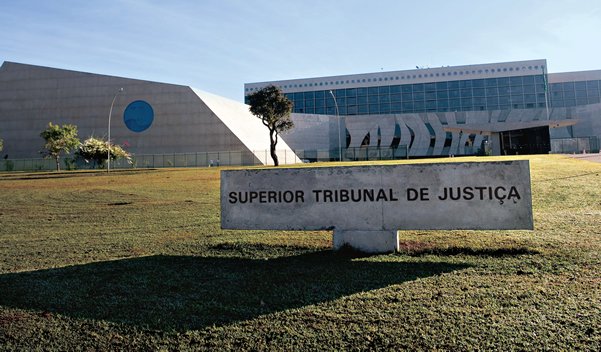 superior tribunal de justiça - universal