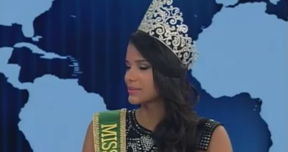Evangélica, a Miss Brasil 2013, Jakelyne Oliveira, revela que ora sempre que vai subir na passarela