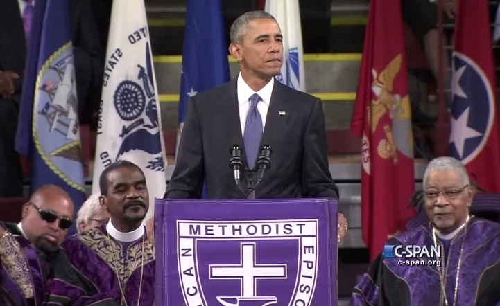 Emocionado, Obama canta hino cristão em funeral de pastor morto por atirador racista