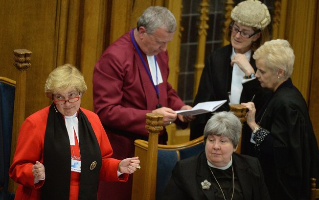 Em assembleia, Igreja da Escócia decide aprovar o casamento gay para pastores