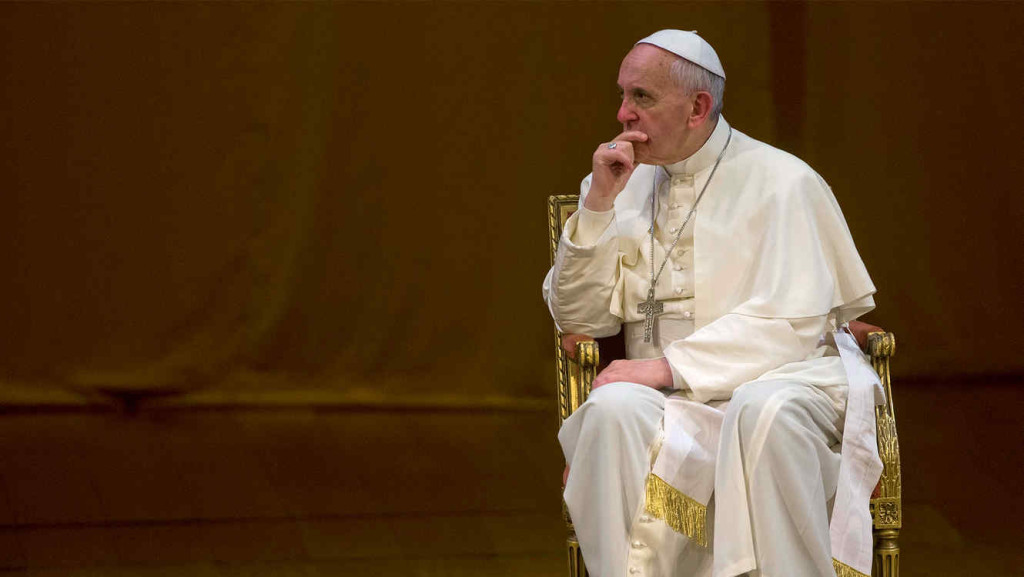 Papa Francisco afirma que 'cristãos devem pedir perdão' a homossexuais e crianças exploradas