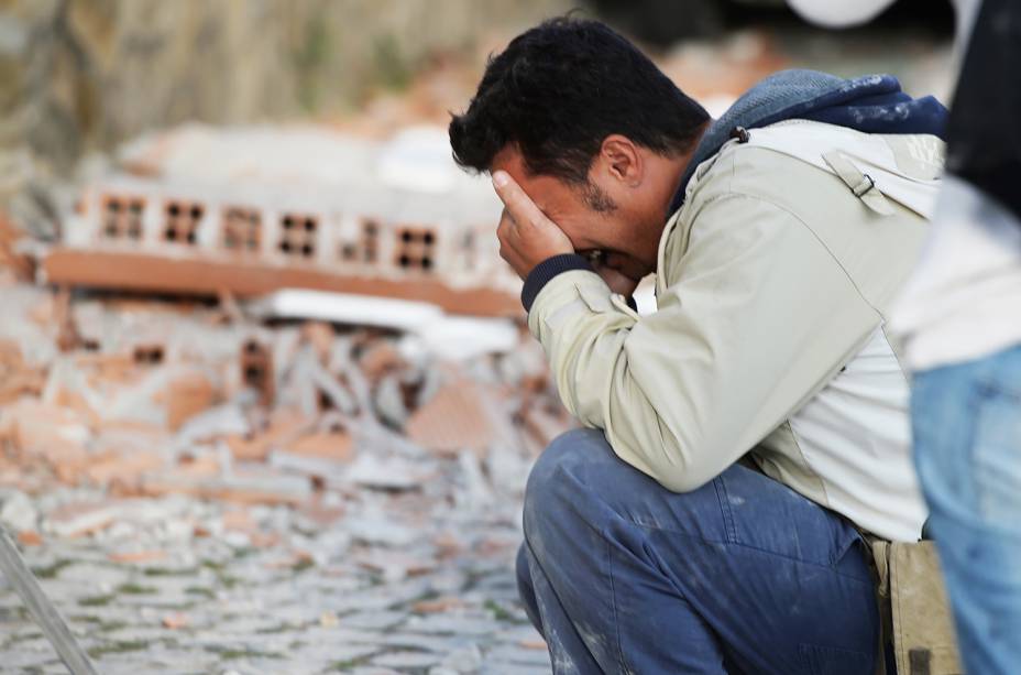 Evangélicos ajudam milhares de pessoas após terremoto na Albânia