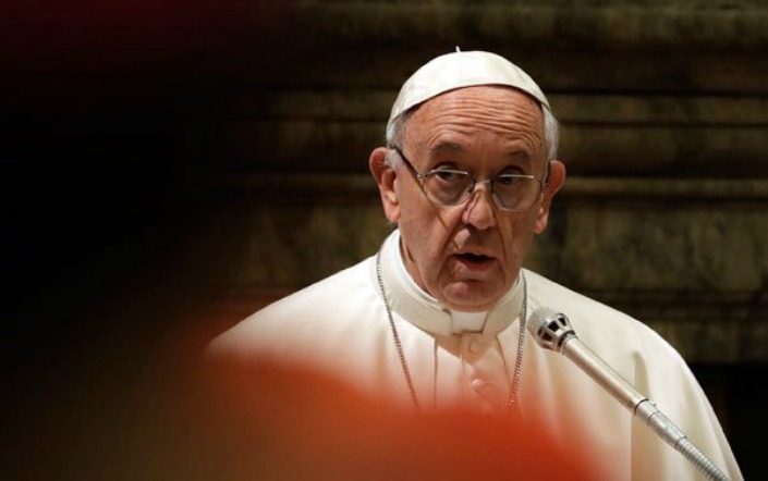 Papa Francisco incentiva oração e diz que falar com Jesus é melhor que novela e fofoca