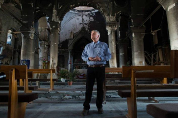Pastor visita maior cidade cristã no Iraque, destruída pelo Estado Islâmico, e encontra apenas 7 famílias
