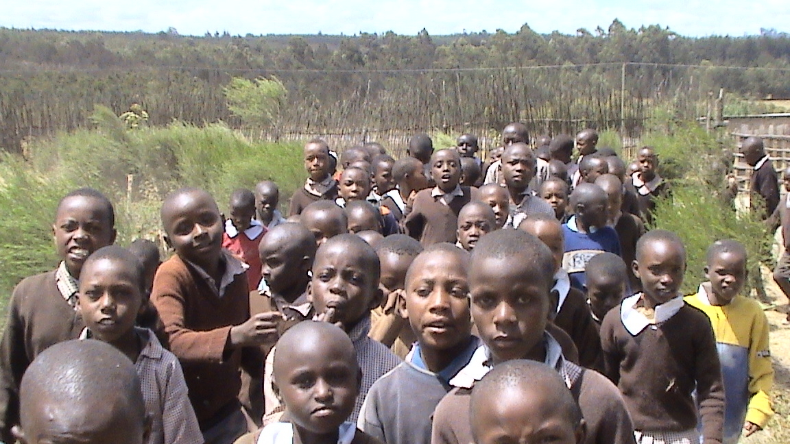 Missionária abre escolas na África