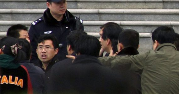 China: pastor pode ser condenado a 10 anos de prisão por receber livros