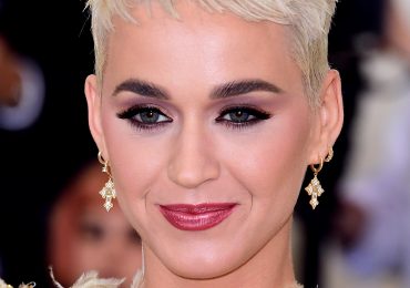 Katy Perry revela reaproximação de Deus e diz: "Minha mãe orou a vida toda por isso"