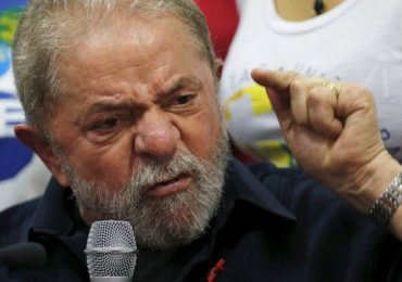 Em artigo, Lula compara-se a Cristo com trocadilho sobre prisão: 'Afasta de mim este cale-se'