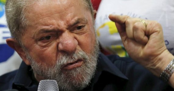 Em artigo, Lula compara-se a Cristo com trocadilho sobre prisão: 'Afasta de mim este cale-se'