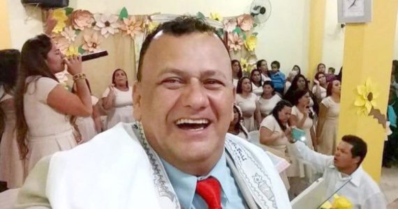 Pastor sofre infarto fulminante e morre no púlpito durante pregação
