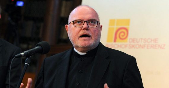 Escândalo: cardeal católico diz que Igreja destruiu arquivos sobre abuso sexual