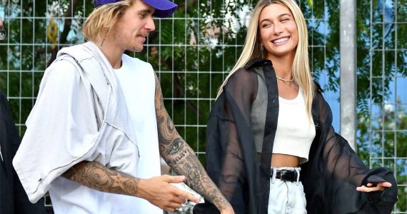 Casal Bieber incentiva a leitura da Bíblia e a oração durante a quarentena