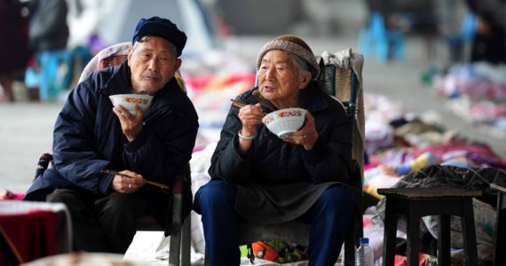 Proibidos de cultuar, cristãos na China oram pelas vítimas da pandemia