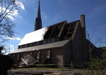 Incêndios geram suspeita de perseguição religiosa a igrejas