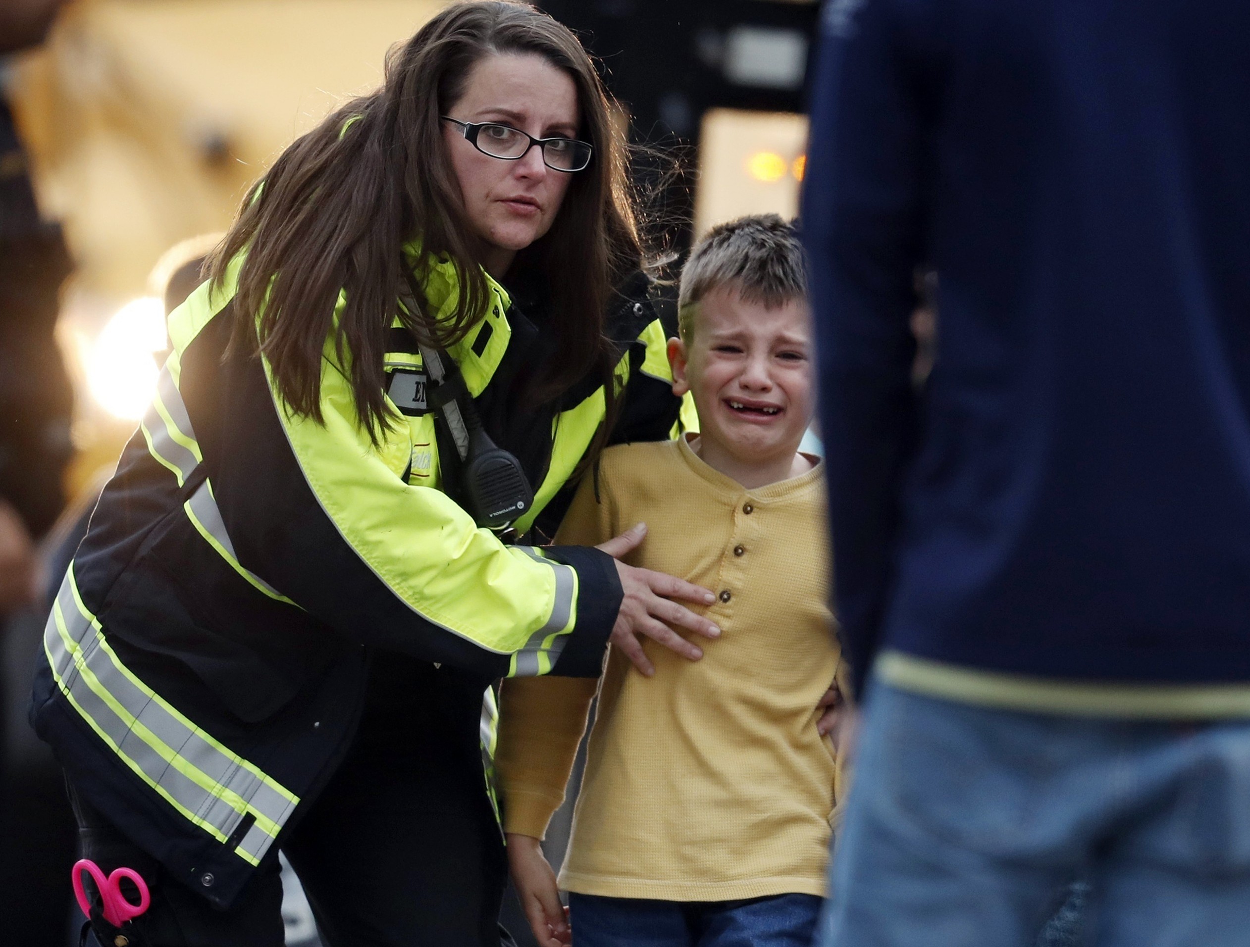 School shooting. Стрельба в школе Колорадо. Стрельба в школе США. Перестрелка в Америке в школе. Стрельба в школах США 2019.