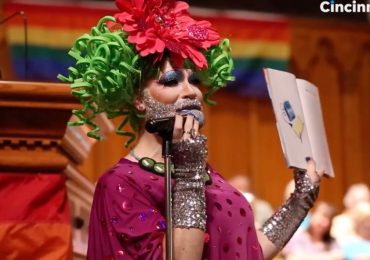 Drag Queen lê livro LGBT em culto da Igreja Presbiteriana
