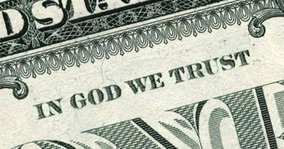 Nota de dólar traz frase "Em Deus nós confiamos"