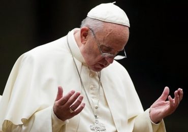 Papa Francisco aprovou mudanças na Oração do Pai Nosso
