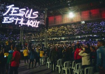 Evento evangélico supera recorde de público na Arena da Baixada