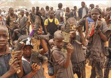 Crianças do Boko Haram viram "homens-bomba"
