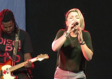Priscilla Alcantara suscita nova polêmica ao cantar música de Ivete Sangalo em culto