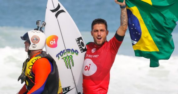 Tricampeão de surfe, Filipe Toledo fala da sua conversão: 'Eu aceitei a Jesus'