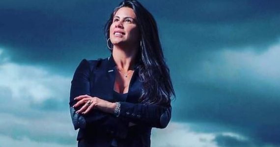Cantora Fernanda Fé morre por complicações de uma cirurgia plástica