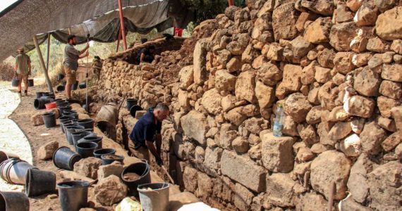 Arqueólogos anunciam descoberta da cidade bíblica de Emaús, local da aparição de Jesus