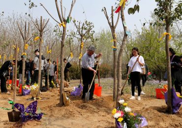 China: para escapar do Partido Comunista, cristãos cultuam em cemitérios