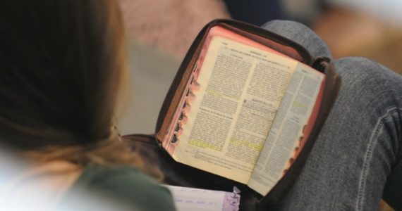 Missionário é parado com carregamento de Bíblias e Deus intervêm