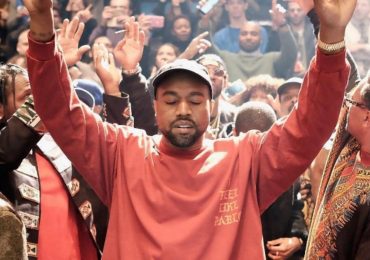 Kanye West diz ao público que é um “convertido recente” que vai “espalhar o Evangelho"