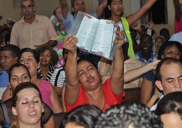 Aliança Evangélica Mundial denuncia perseguição aos cristãos em Cuba