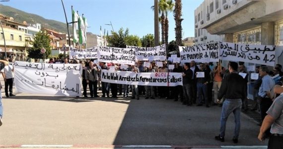 Cristãos se unem para protestar contra o fechamento de igrejas na Argélia